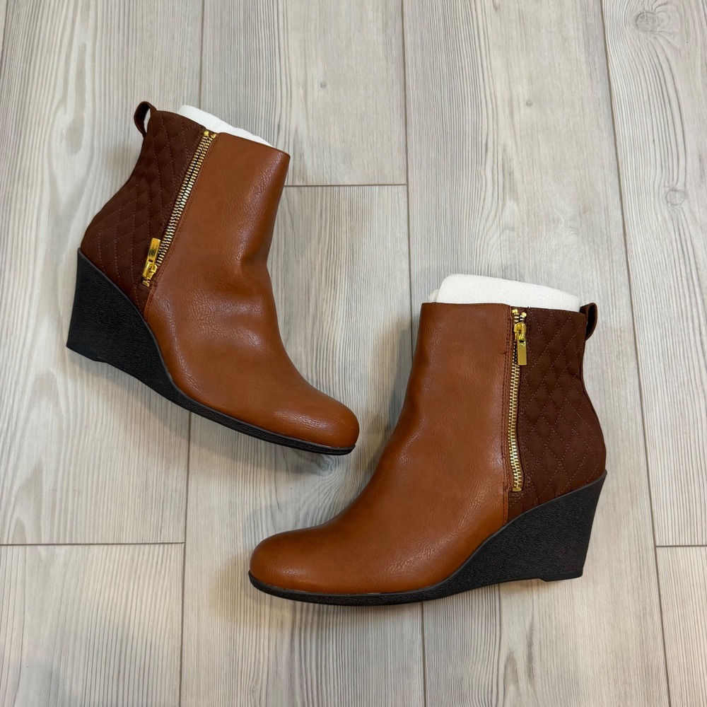 NEW Chaps Zaylee Brown Quilted Wedge Ankle Boots Cognac Snuff 11B 806629049002